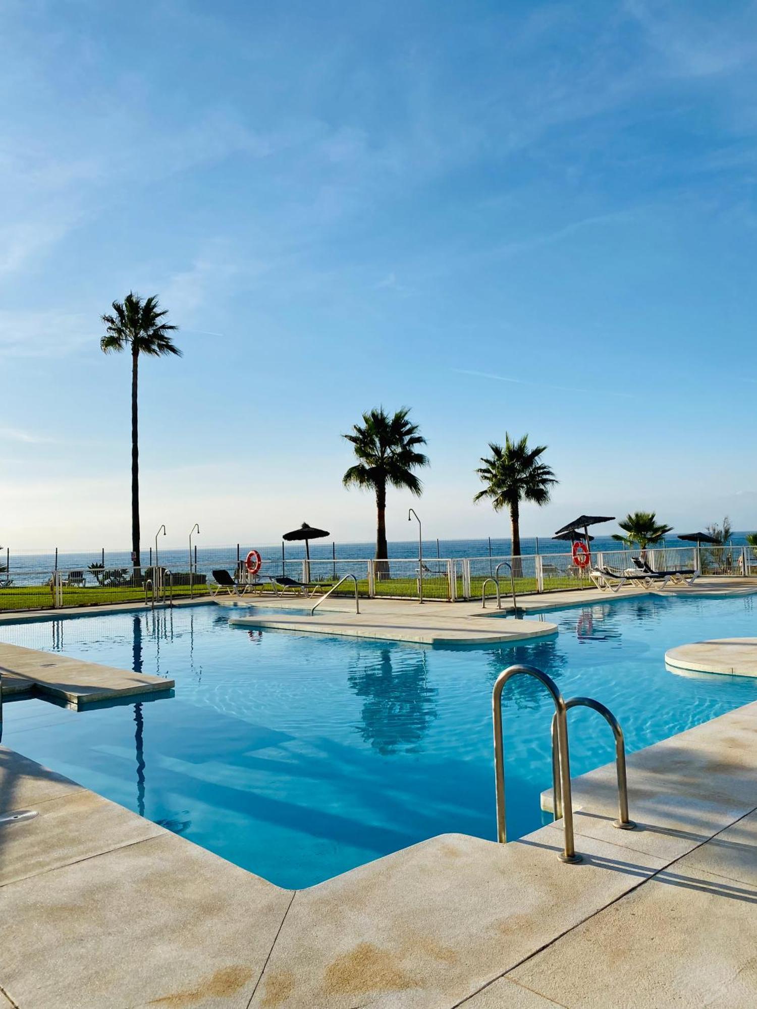 Sunshine Beach Front Complex, Wifi, Modern Casares Luaran gambar