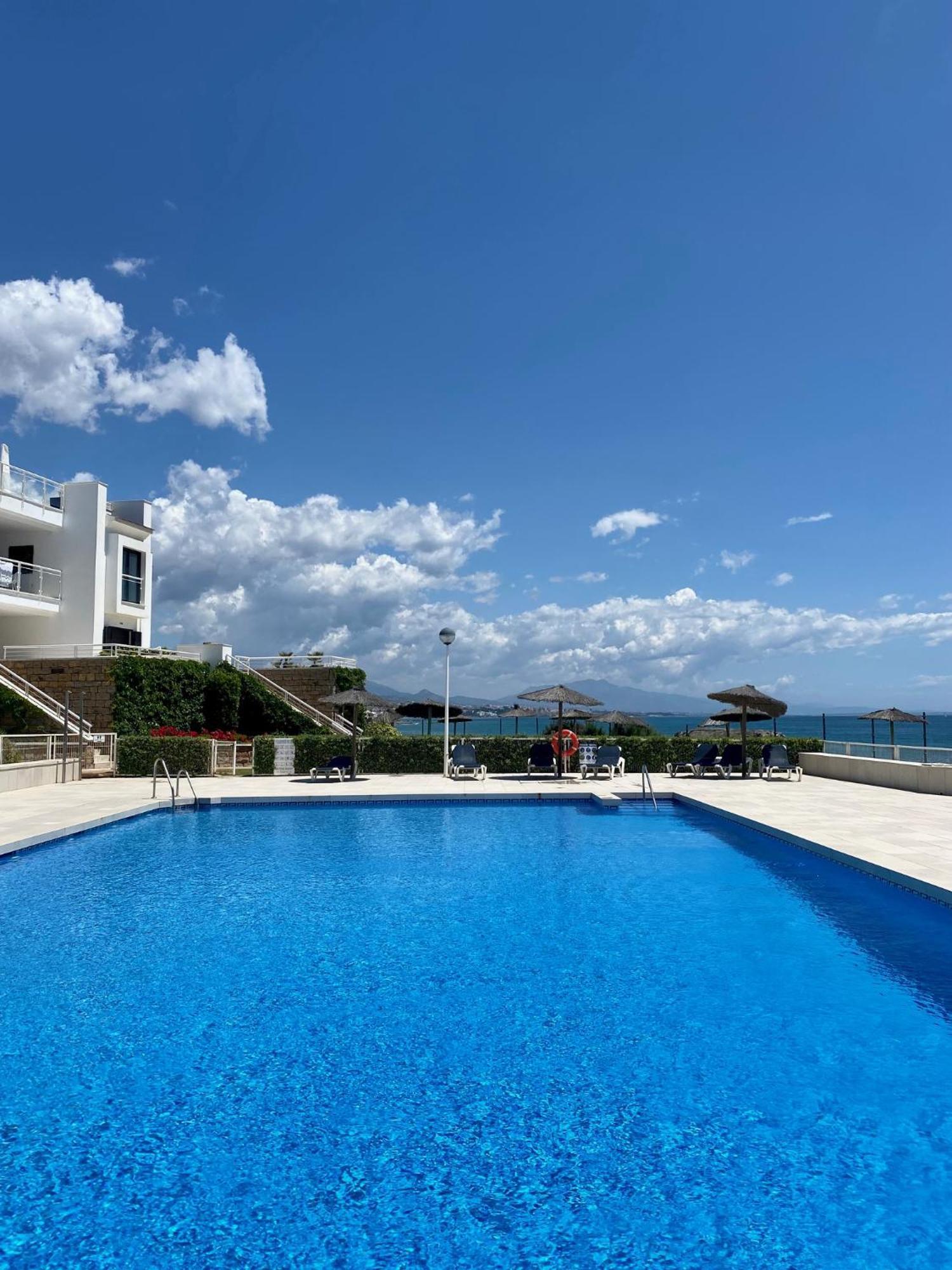 Sunshine Beach Front Complex, Wifi, Modern Casares Luaran gambar